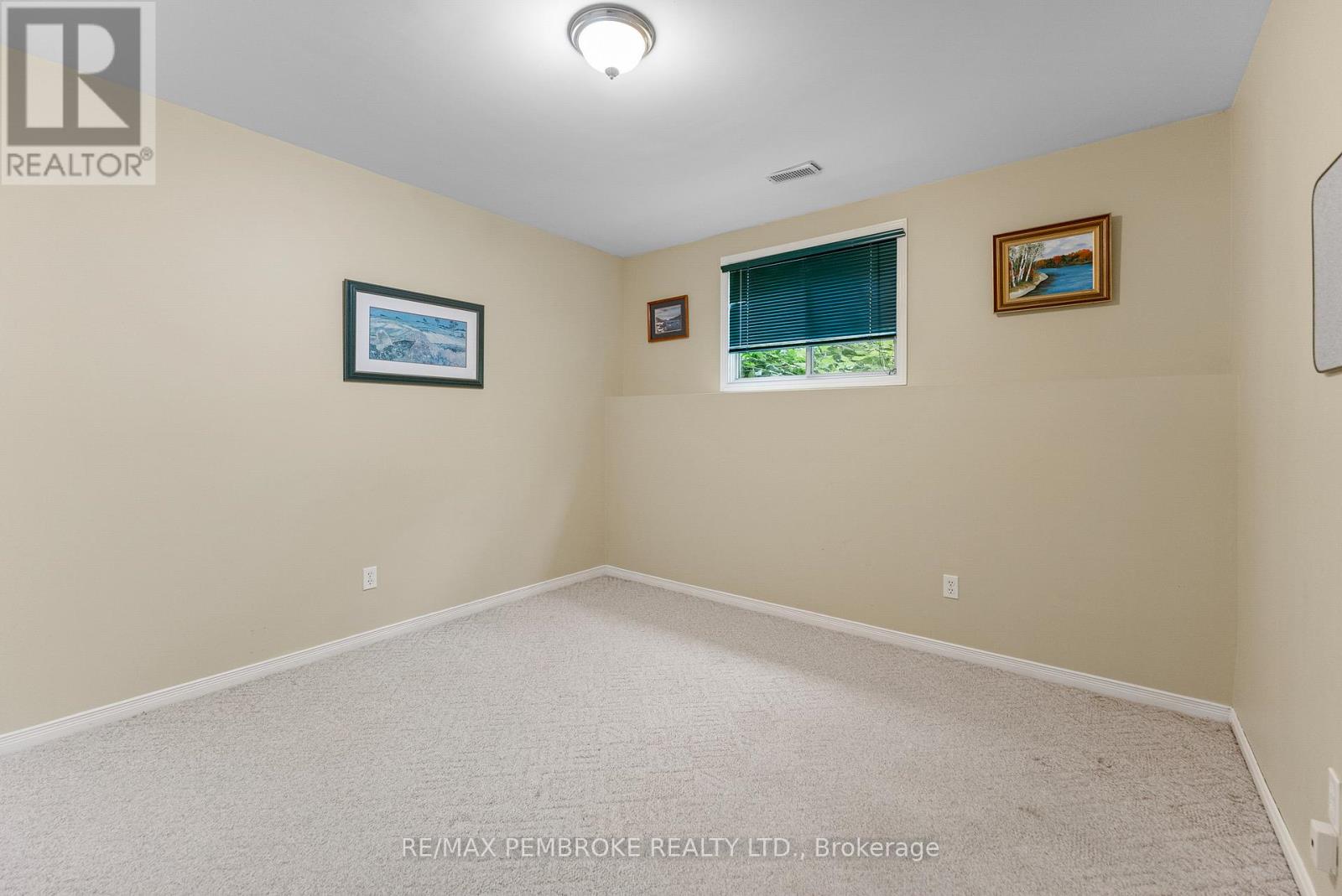 114 Stoneyfield Road, Laurentian Valley, Ontario  K8B 1B7 - Photo 39 - X12367015
