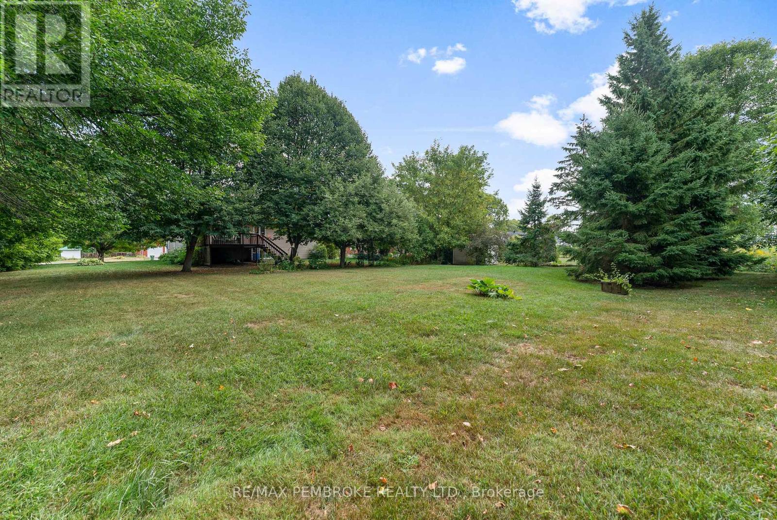 114 Stoneyfield Road, Laurentian Valley, Ontario  K8B 1B7 - Photo 49 - X12367015