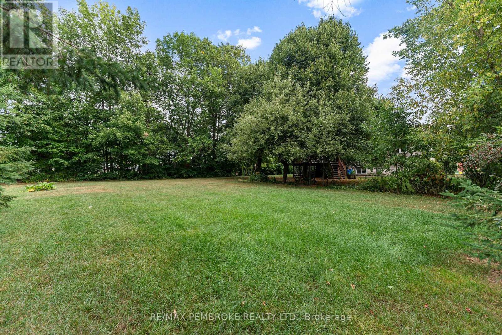114 Stoneyfield Road, Laurentian Valley, Ontario  K8B 1B7 - Photo 50 - X12367015