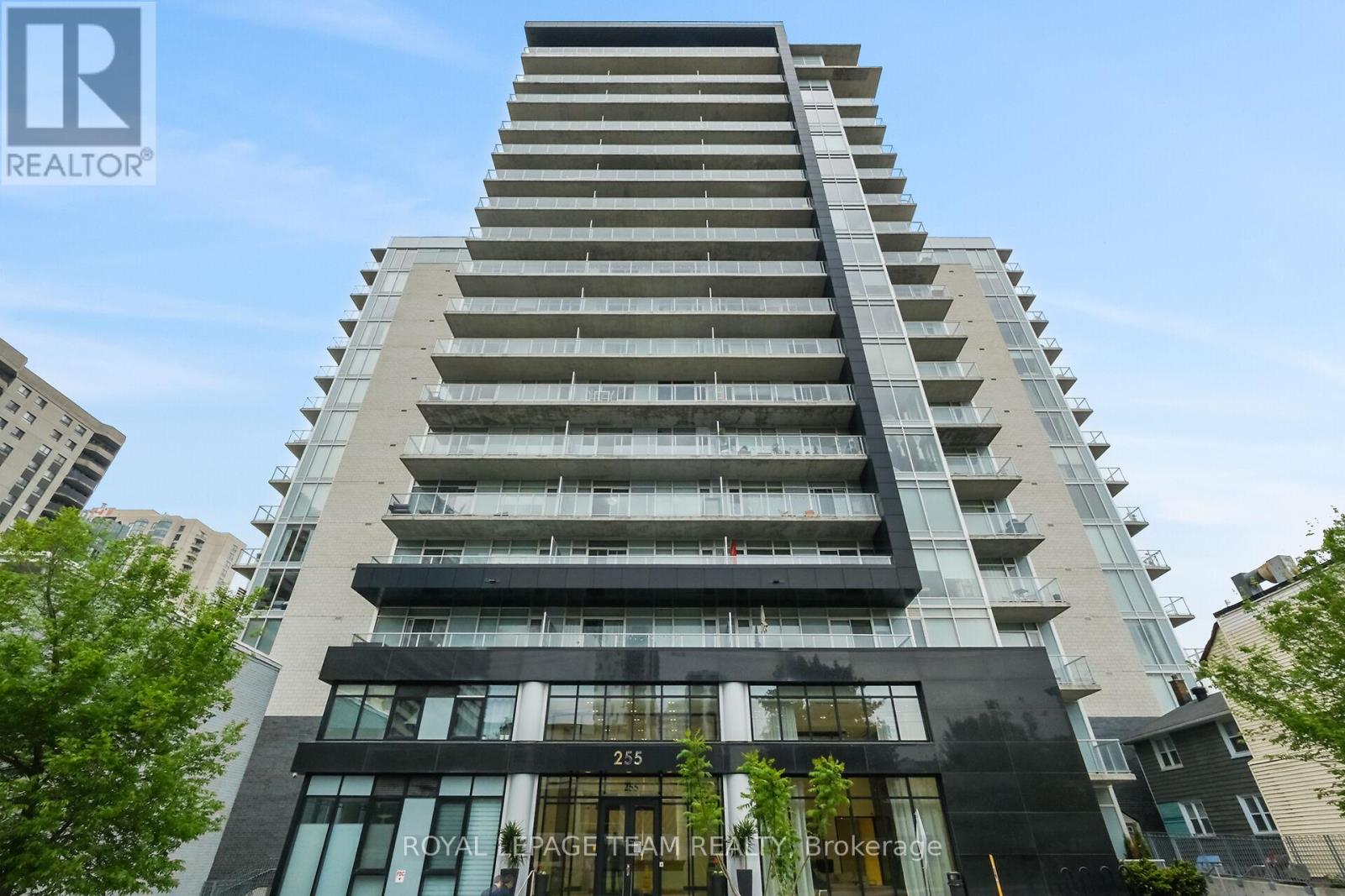 909 - 255 Bay Street, Ottawa, Ontario  K1R 0C5 - Photo 2 - X12366947