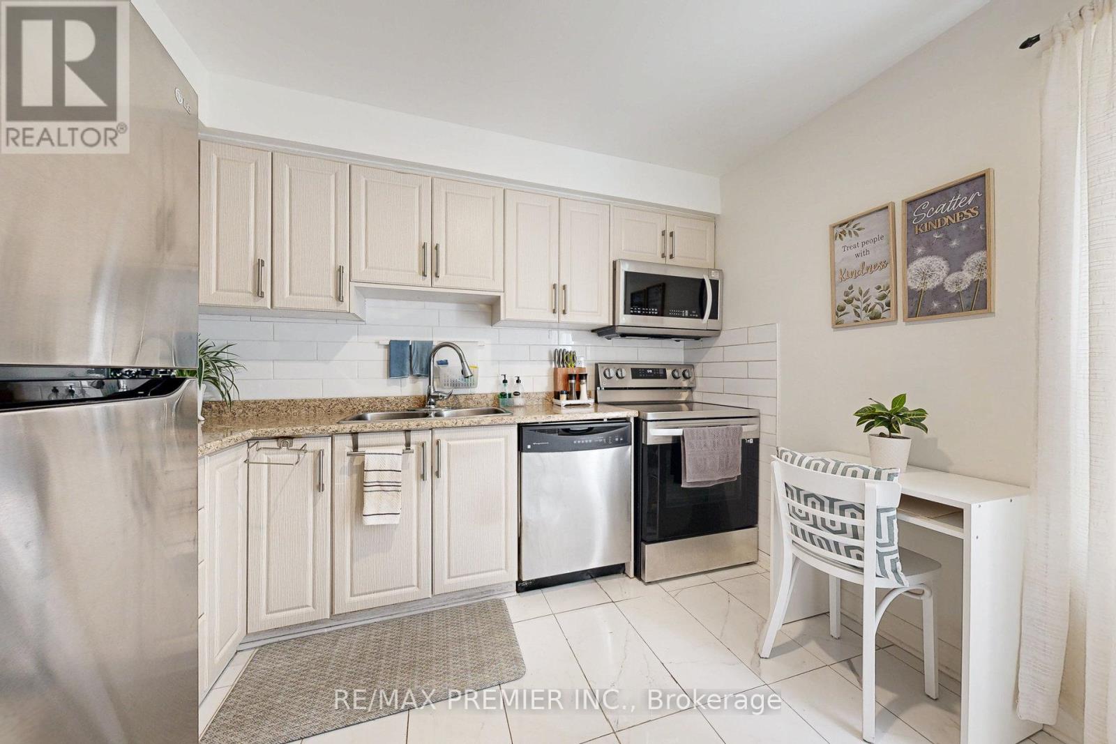 120 Ellerslie Road, Brampton, Ontario  L6T 4C3 - Photo 10 - W12366886