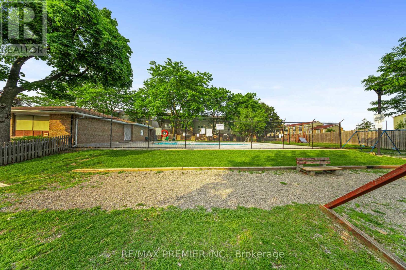 120 Ellerslie Road, Brampton, Ontario  L6T 4C3 - Photo 3 - W12366886