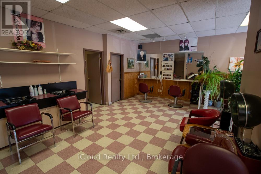 170 Brantwood Park, Brantford, Ontario  N3P 1N7 - Photo 3 - X12312518