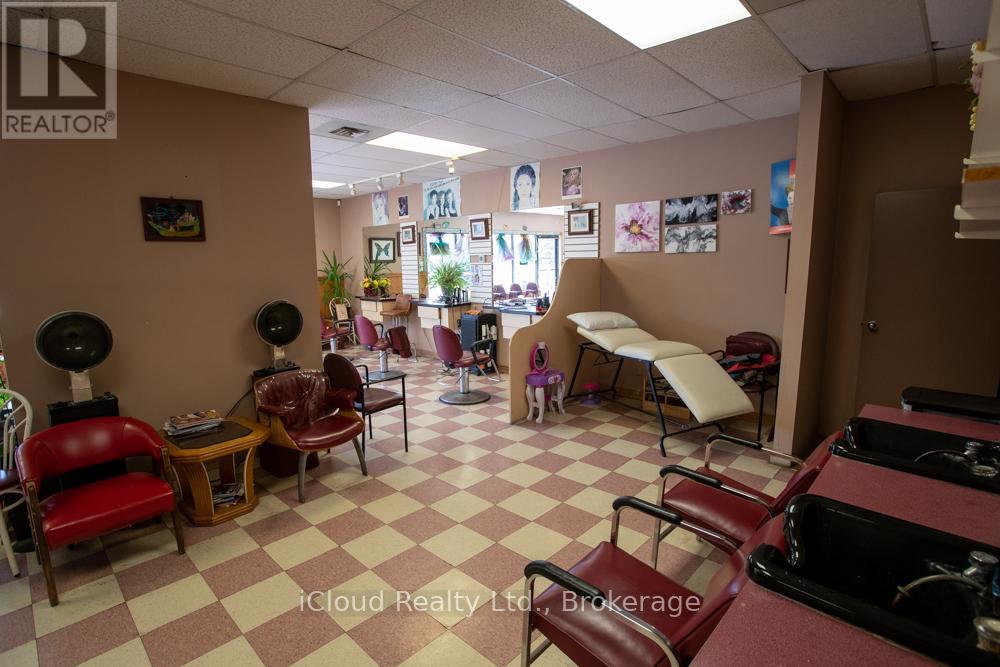 170 Brantwood Park, Brantford, Ontario  N3P 1N7 - Photo 4 - X12312518