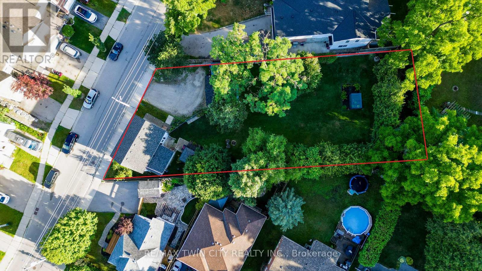 64 WOOLWICH STREET, Kitchener, Ontario