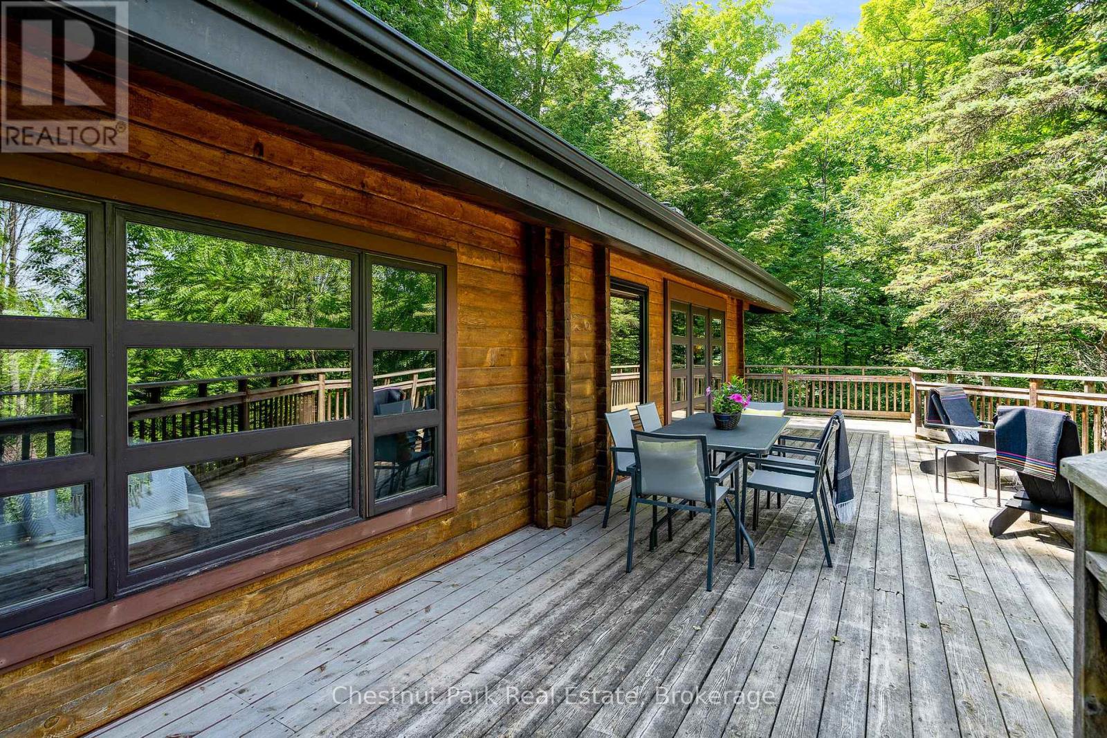 146 Chamonix Crescent, Blue Mountains, Ontario  L9Y 3Z2 - Photo 6 - X12358828