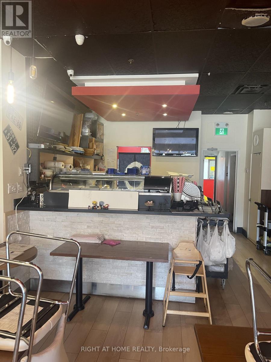 102 - 5460 Yonge Street, Toronto (Willowdale West), Ontario  M2N 6K7 - Photo 3 - C12366980