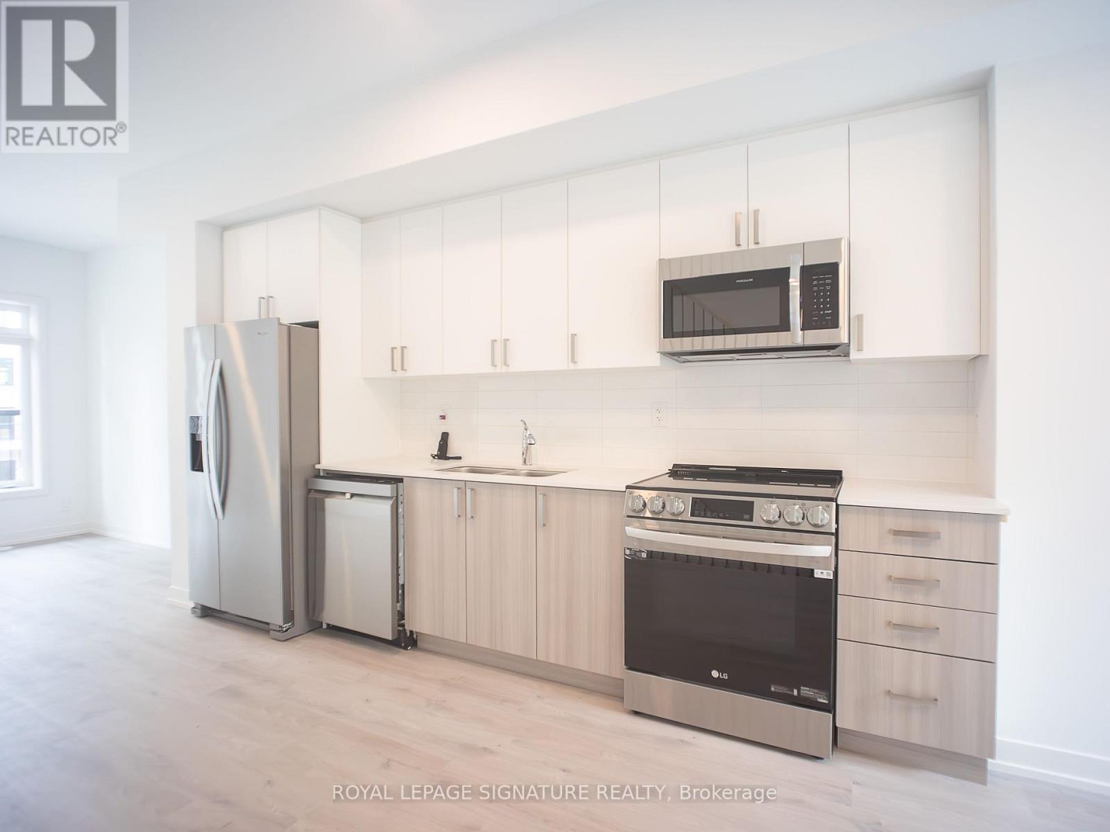 64b Tisdale Avenue, Toronto, Ontario  M3K 2B8 - Photo 6 - C12366990