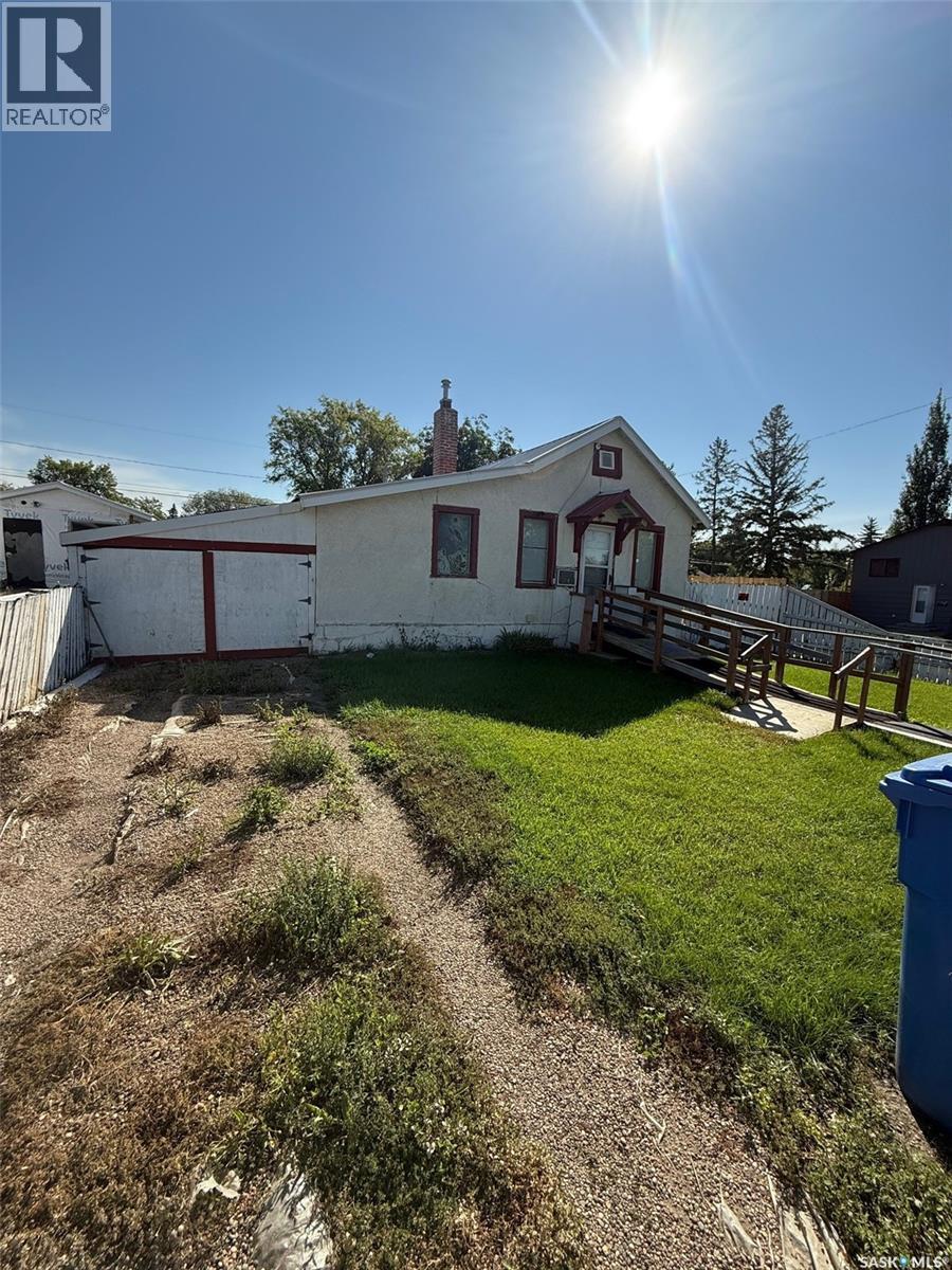 1202 108th Street, North Battleford, Saskatchewan  S9A 2B4 - Photo 3 - SK016792