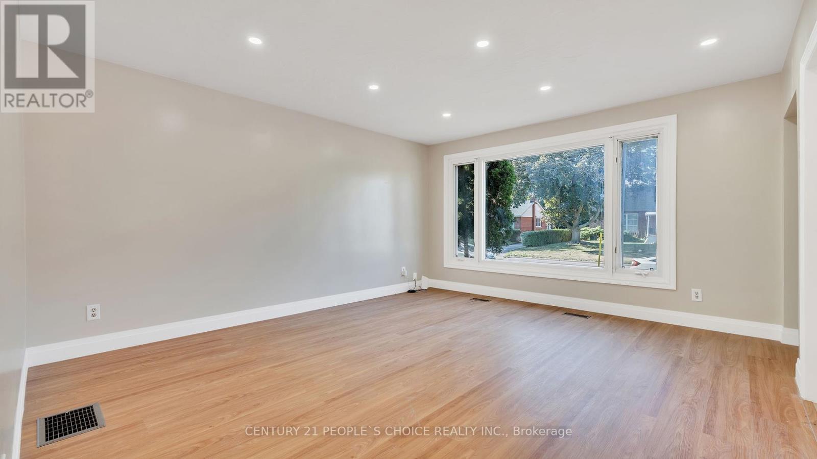 105 Byng Avenue, Oshawa, Ontario  L1G 3N2 - Photo 4 - E12366942