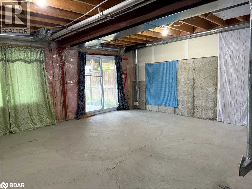 933 Zeller Crescent, Kitchener, Ontario  N2A 0C7 - Photo 4 - 40764069