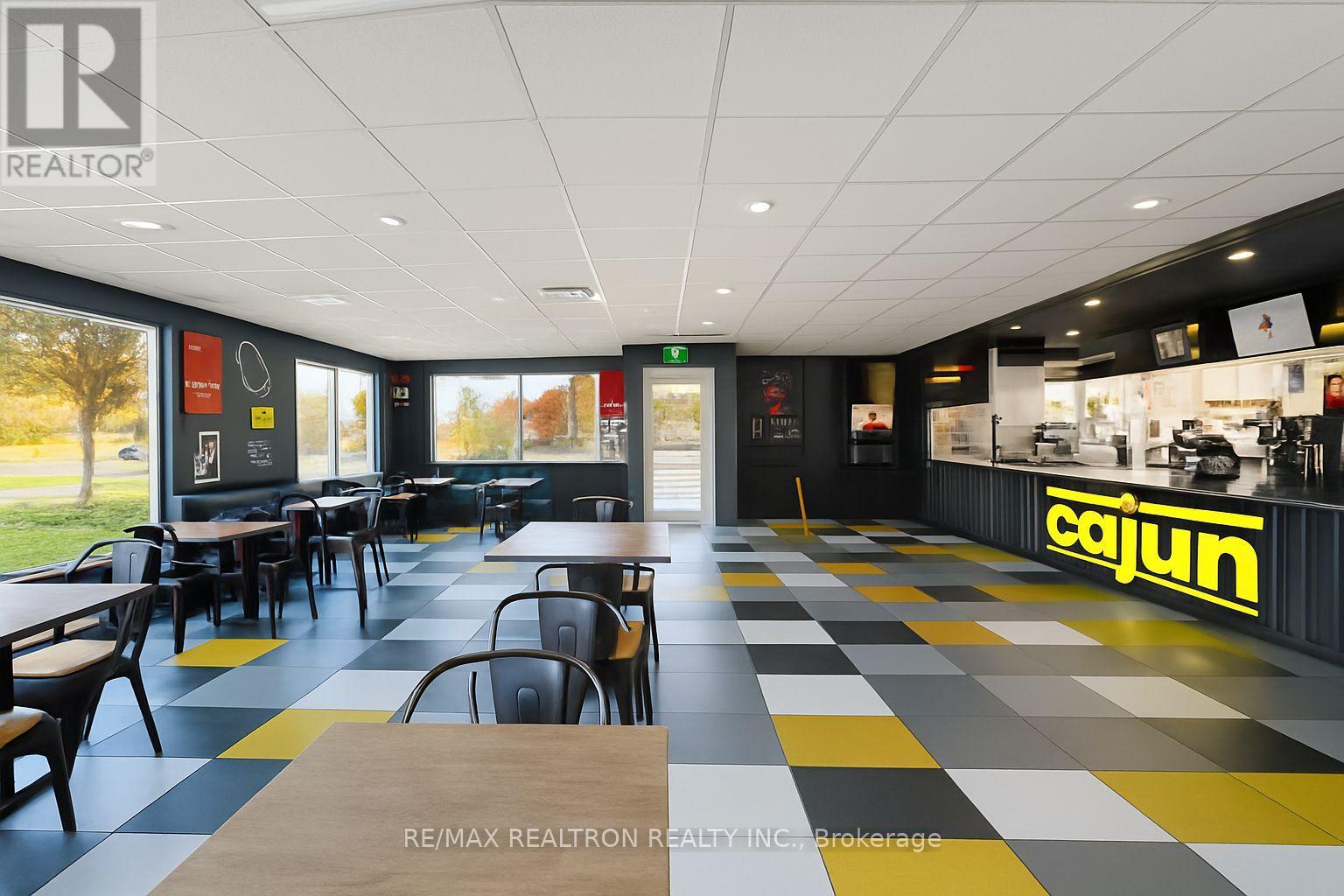 327 Atherley Road, Orillia, Ontario  L3V 1N8 - Photo 2 - S12366989