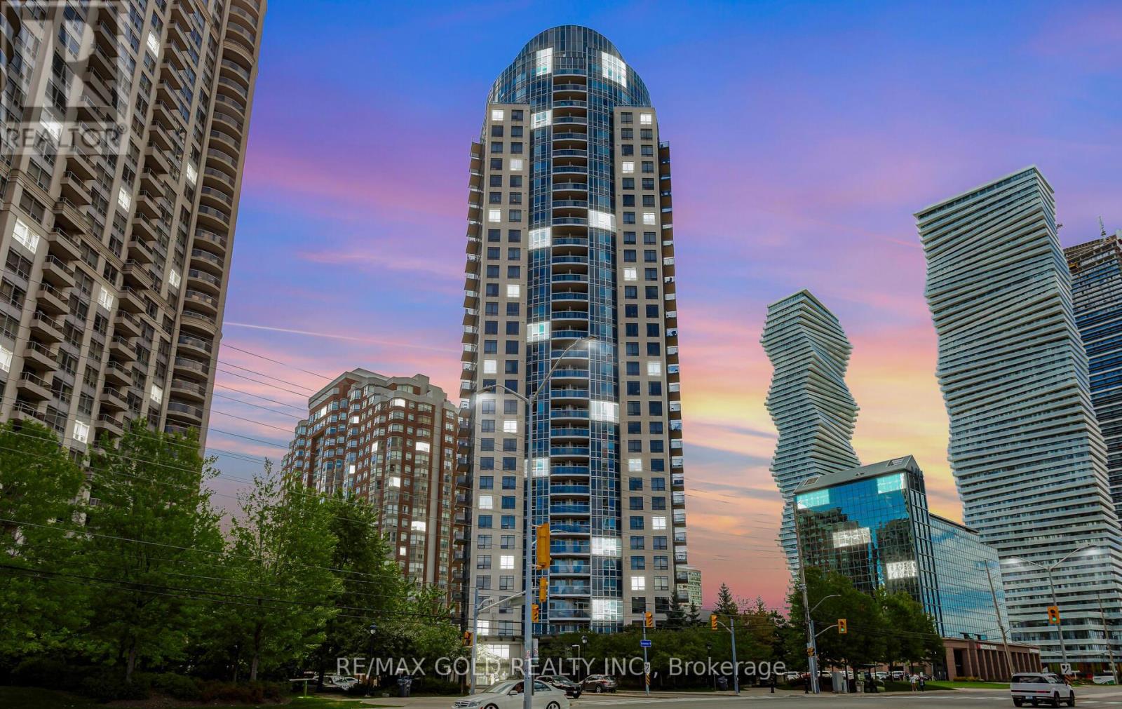 804 - 330 Burnhamthorpe Road, Mississauga, Ontario  L5R 1B8 - Photo 1 - W12367010