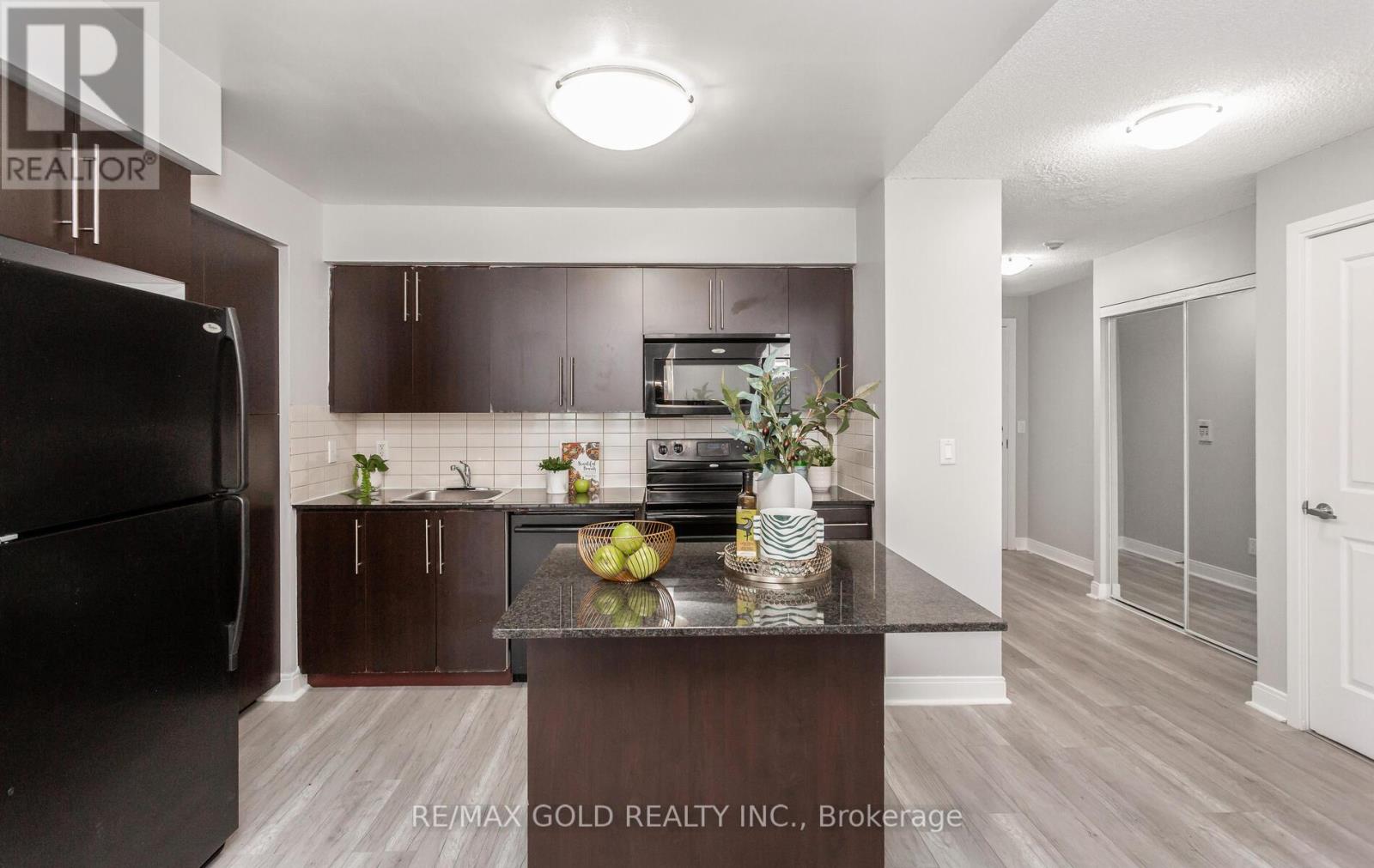804 - 330 Burnhamthorpe Road, Mississauga, Ontario  L5R 1B8 - Photo 18 - W12367010