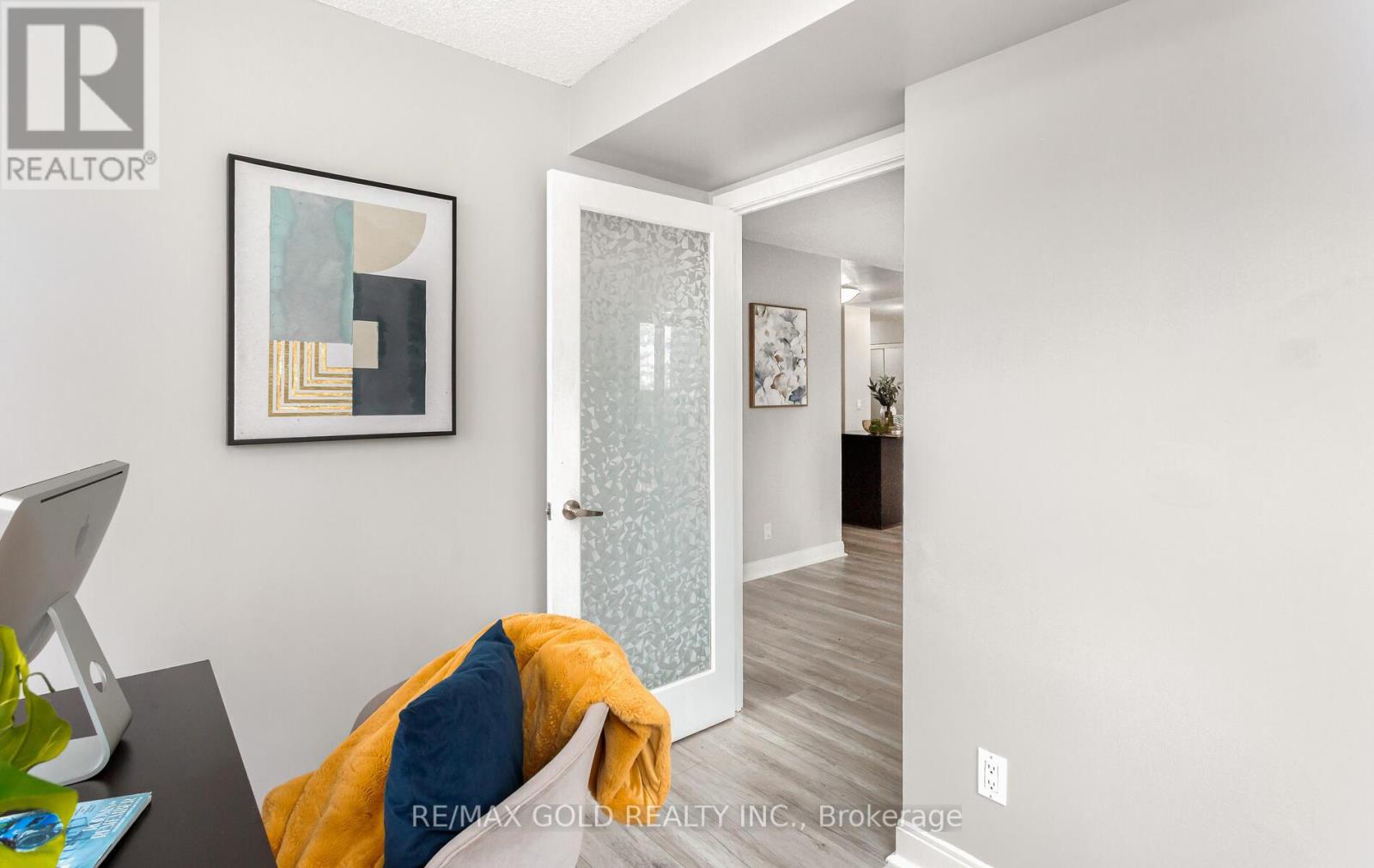 804 - 330 Burnhamthorpe Road, Mississauga, Ontario  L5R 1B8 - Photo 33 - W12367010