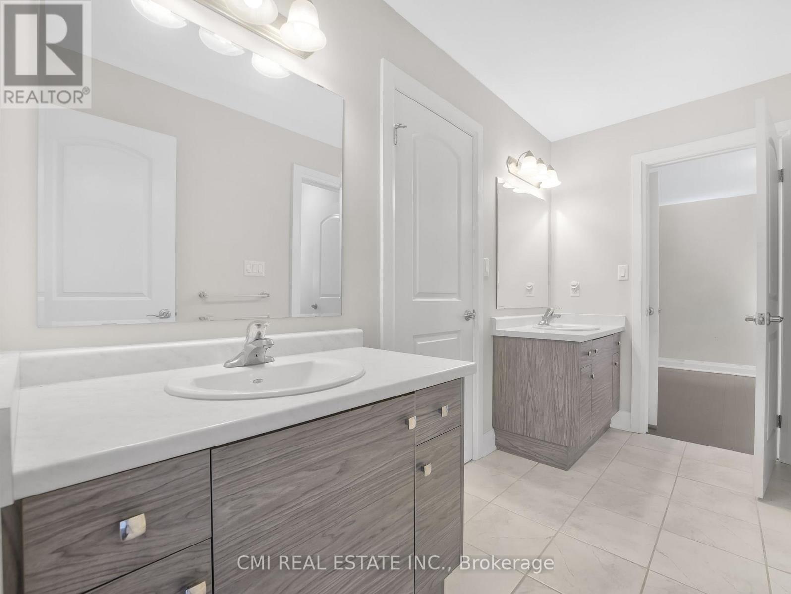 150 Blair Creek Drive, Kitchener, Ontario  N2P 0C2 - Photo 22 - X12366959