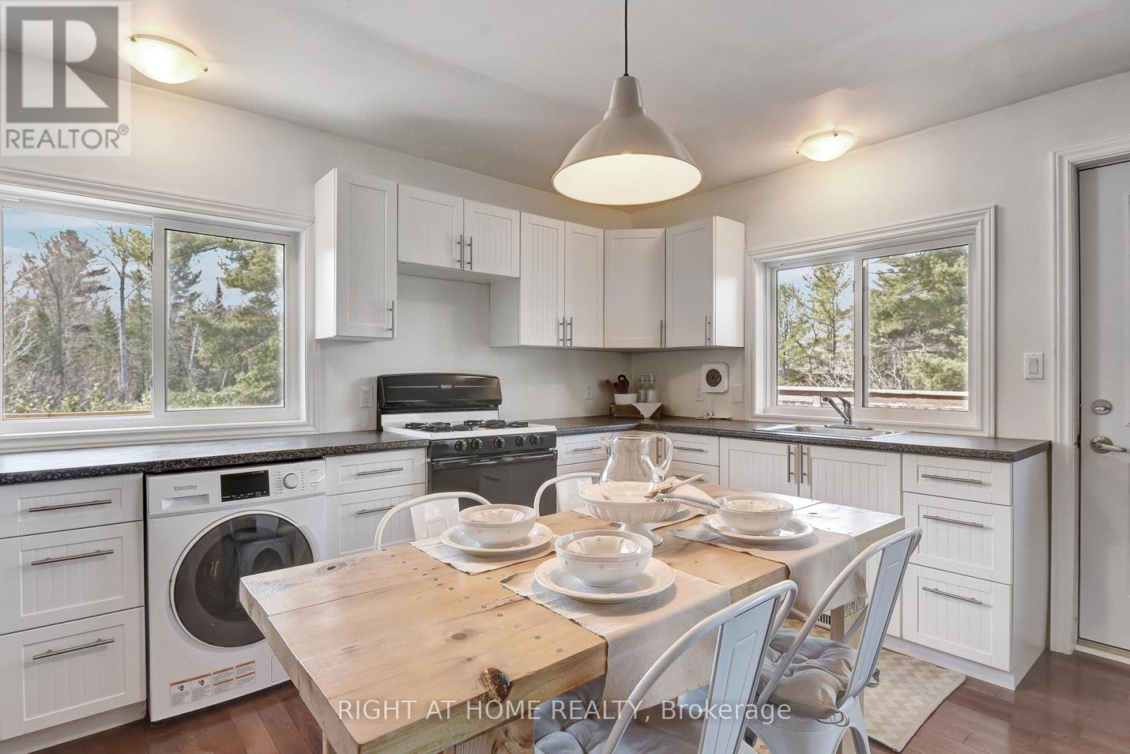 794 Hwy 518, Seguin, Ontario  P2A 2W9 - Photo 6 - X12366973