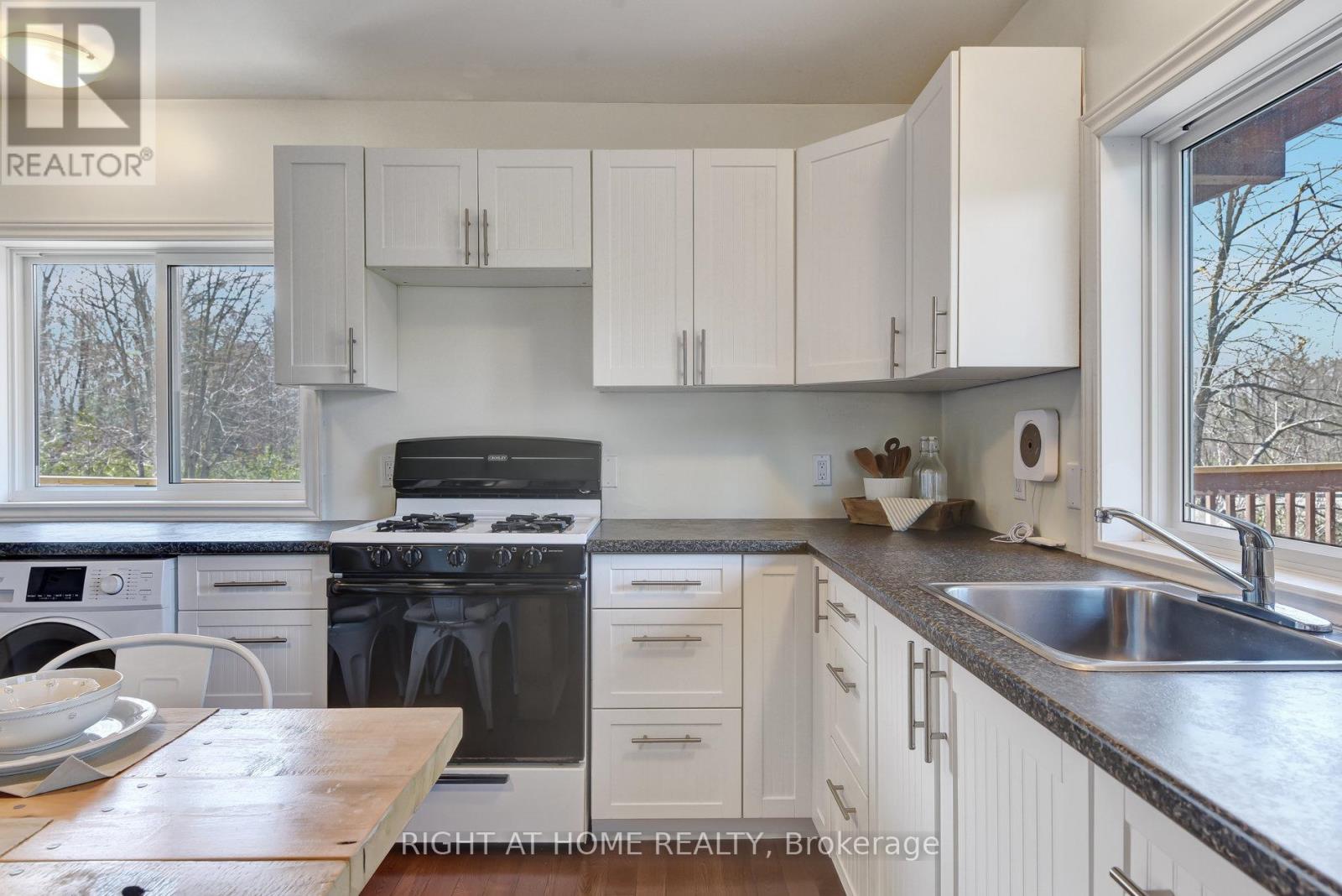 794 Hwy 518, Seguin, Ontario  P2A 2W9 - Photo 7 - X12366973