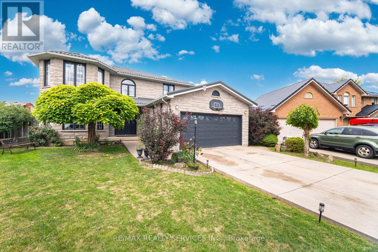 Property at 2 MORNINGSTAR COURT image 1