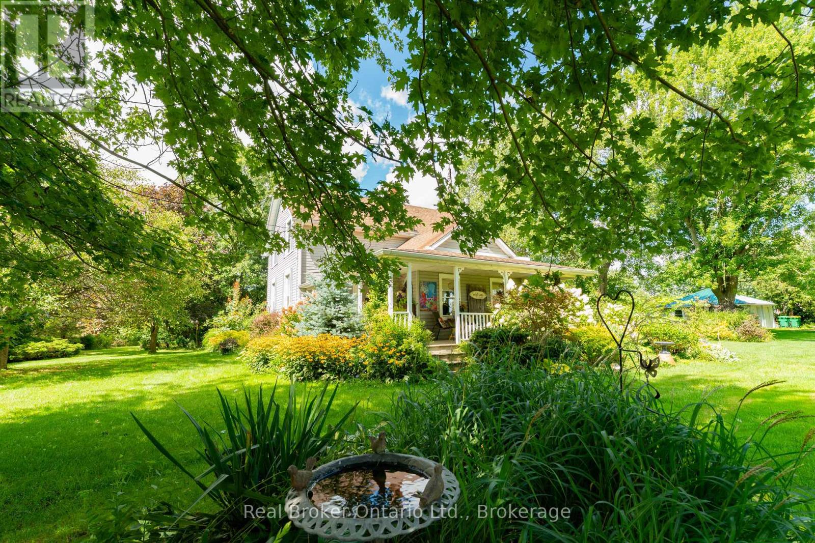 21266 Thames Road, Southwest Middlesex, Ontario  N0L 1A0 - Photo 10 - X12367061