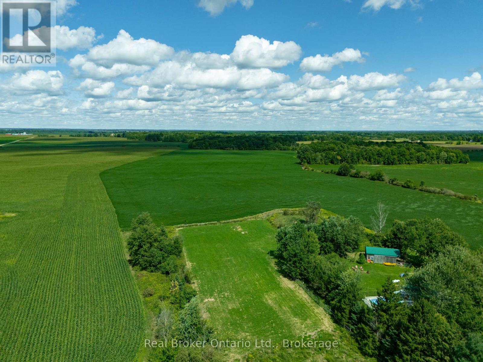 21266 Thames Road, Southwest Middlesex, Ontario  N0L 1A0 - Photo 2 - X12367061