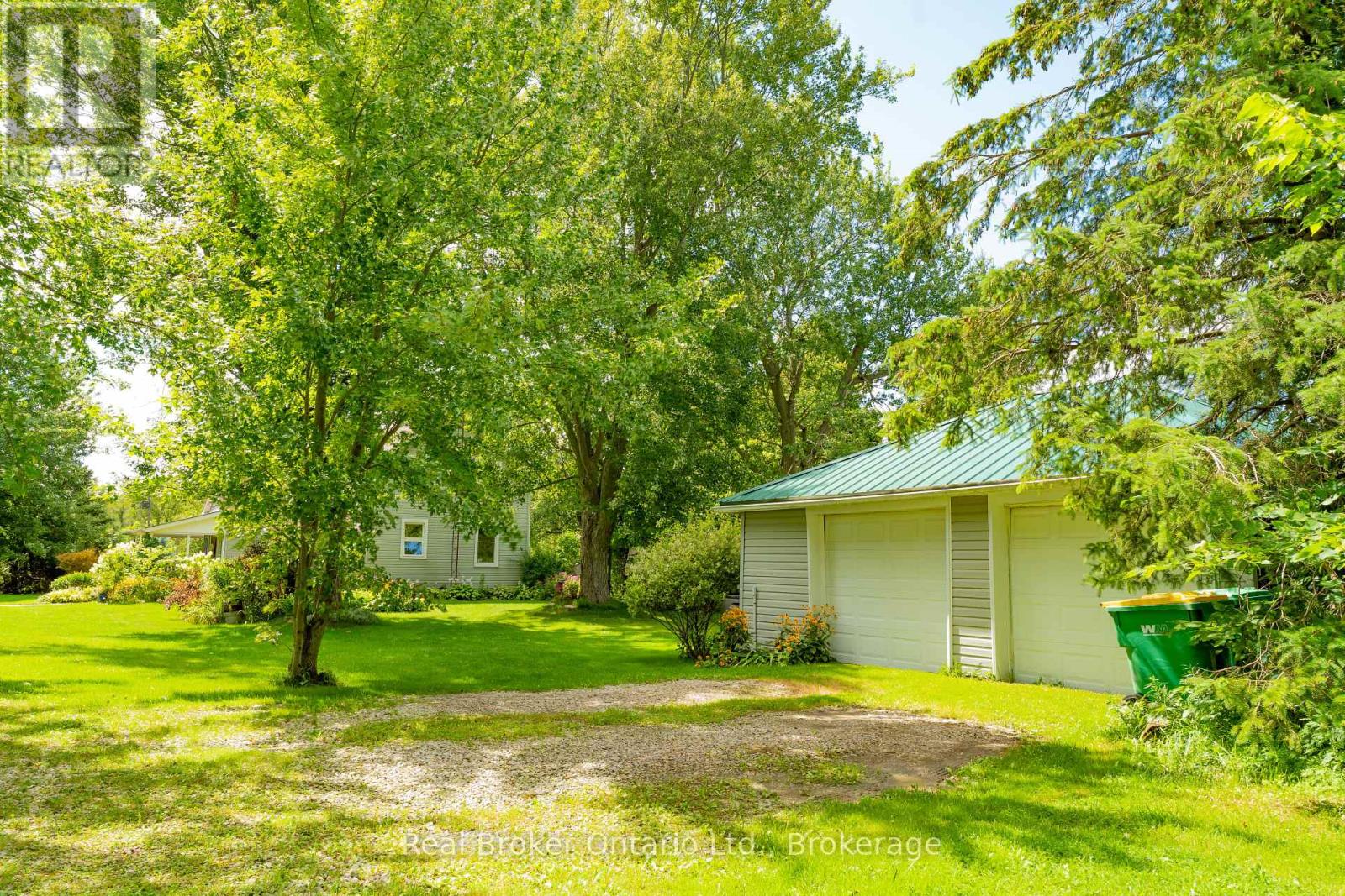 21266 Thames Road, Southwest Middlesex, Ontario  N0L 1A0 - Photo 42 - X12367061