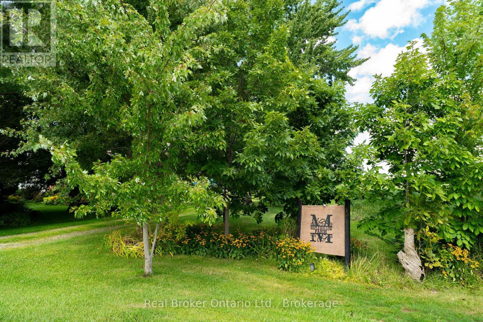 21266 Thames Road, Southwest Middlesex, Ontario  N0L 1A0 - Photo 6 - X12367061