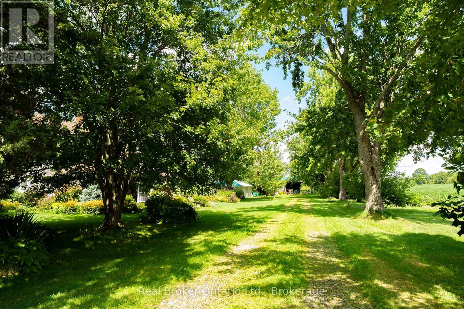 21266 Thames Road, Southwest Middlesex, Ontario  N0L 1A0 - Photo 7 - X12367061