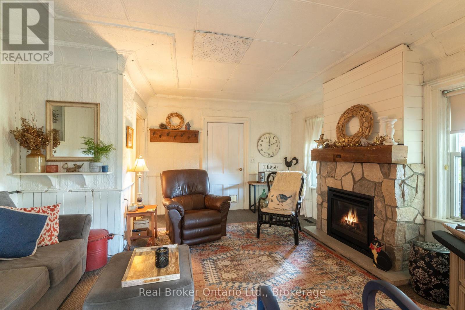 21266 Thames Road, Southwest Middlesex, Ontario  N0L 1A0 - Photo 19 - X12367064