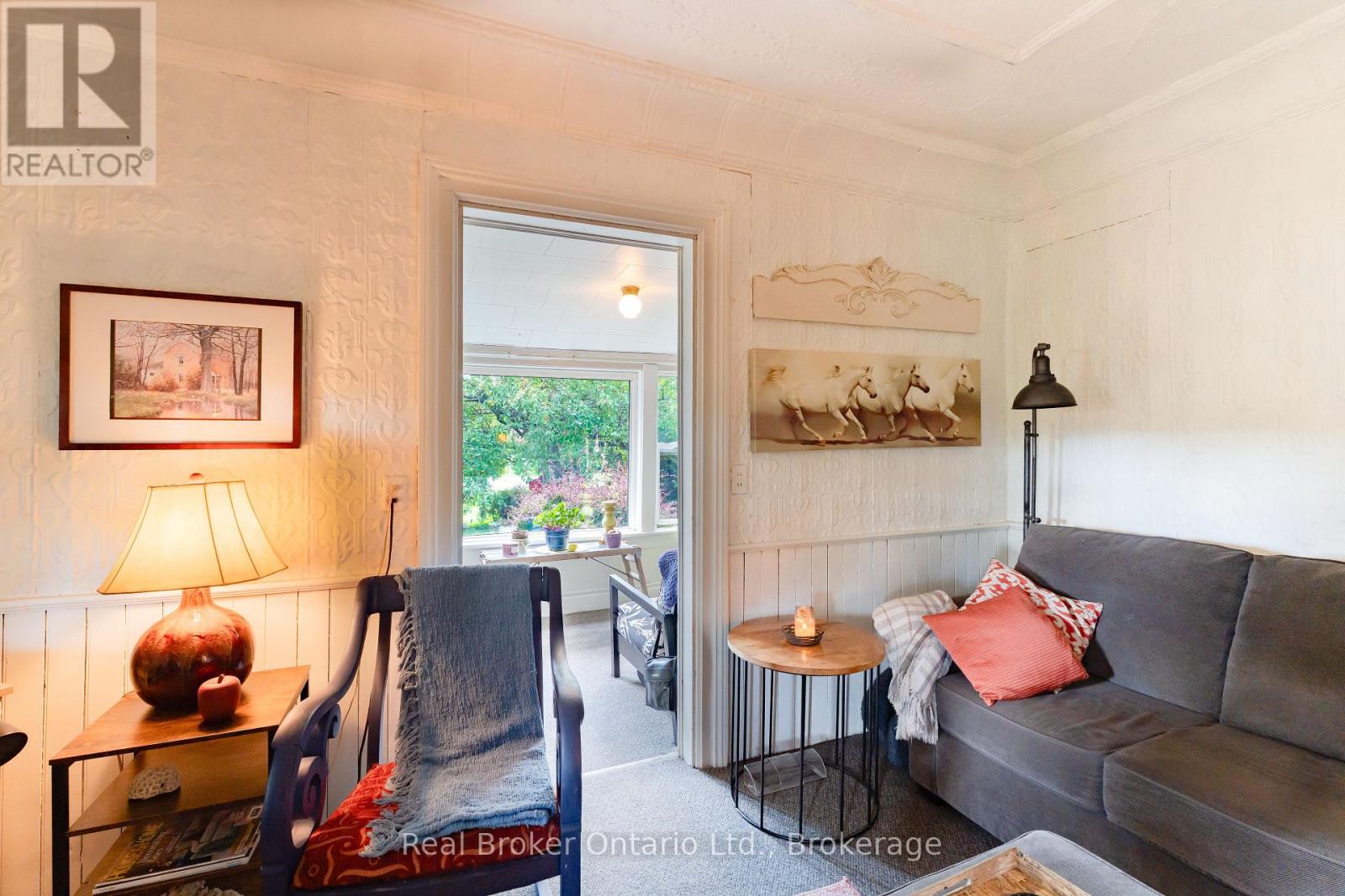 21266 Thames Road, Southwest Middlesex, Ontario  N0L 1A0 - Photo 20 - X12367064