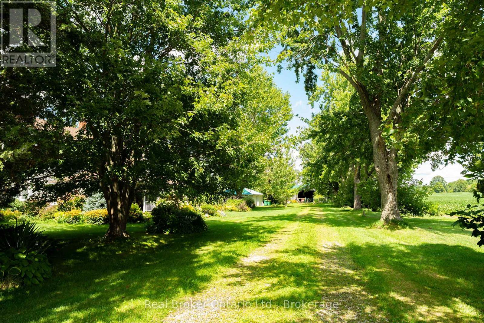 21266 Thames Road, Southwest Middlesex, Ontario  N0L 1A0 - Photo 7 - X12367064