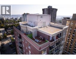 1604 121 W 15TH STREET, North Vancouver, British Columbia