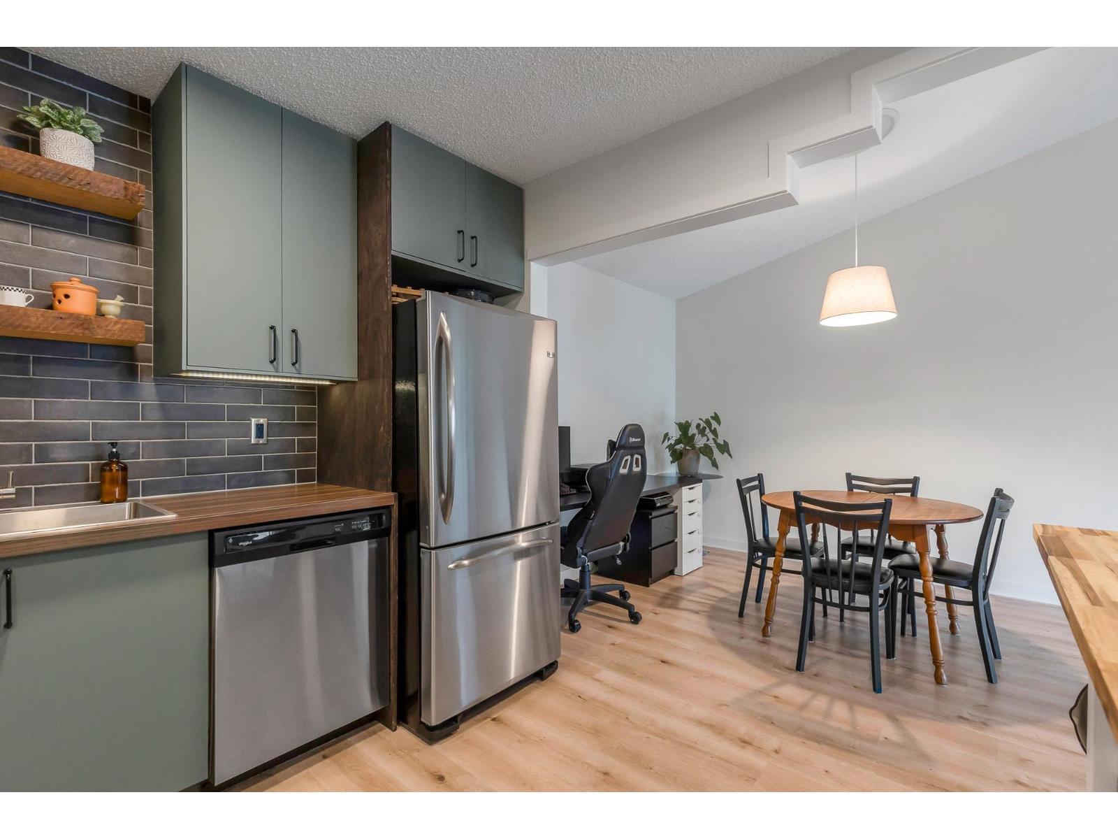 Property at 310 33400 BOURQUIN PLACE image 3
