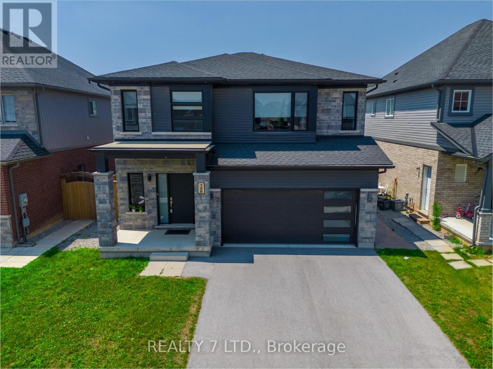 Property at 128 SUSAN DRIVE image 1