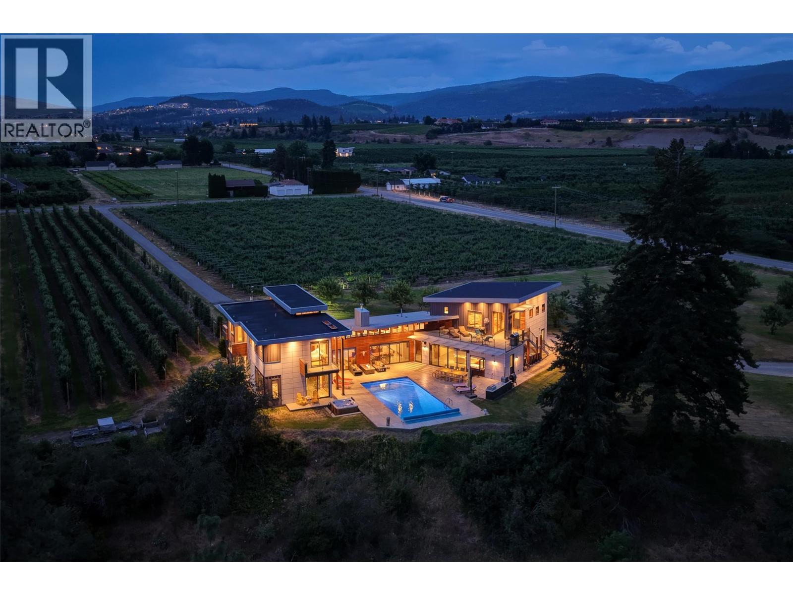 3194 Dunster Road, Kelowna, British Columbia  V1W 4H4 - Photo 1 - 10353392