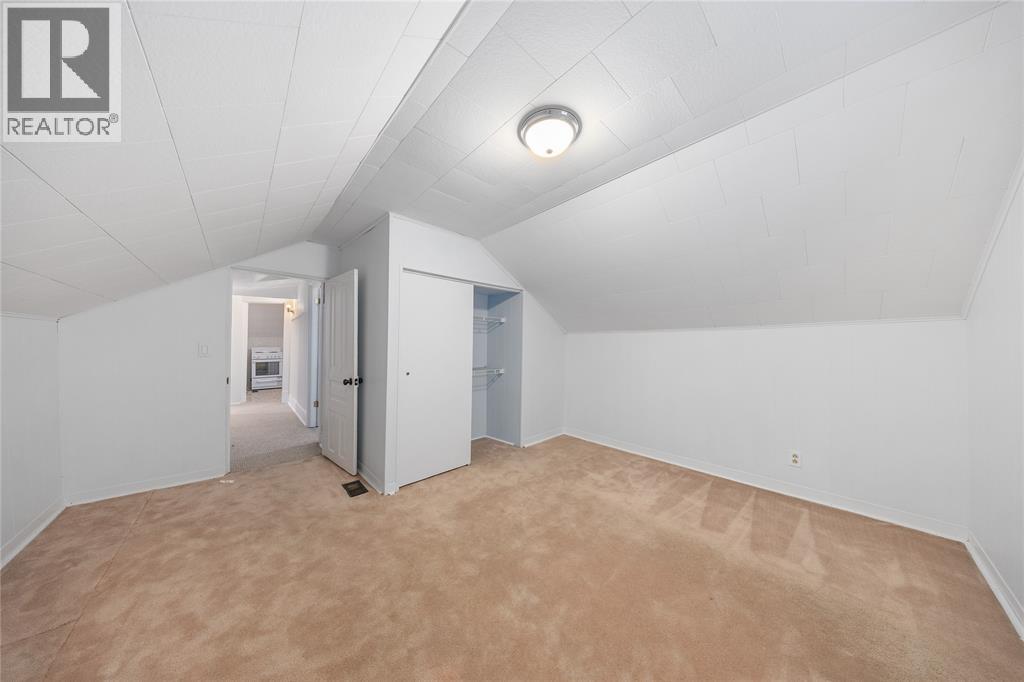 142 Napier Street, Sarnia, Ontario  N7T 6E6 - Photo 8 - 25019010