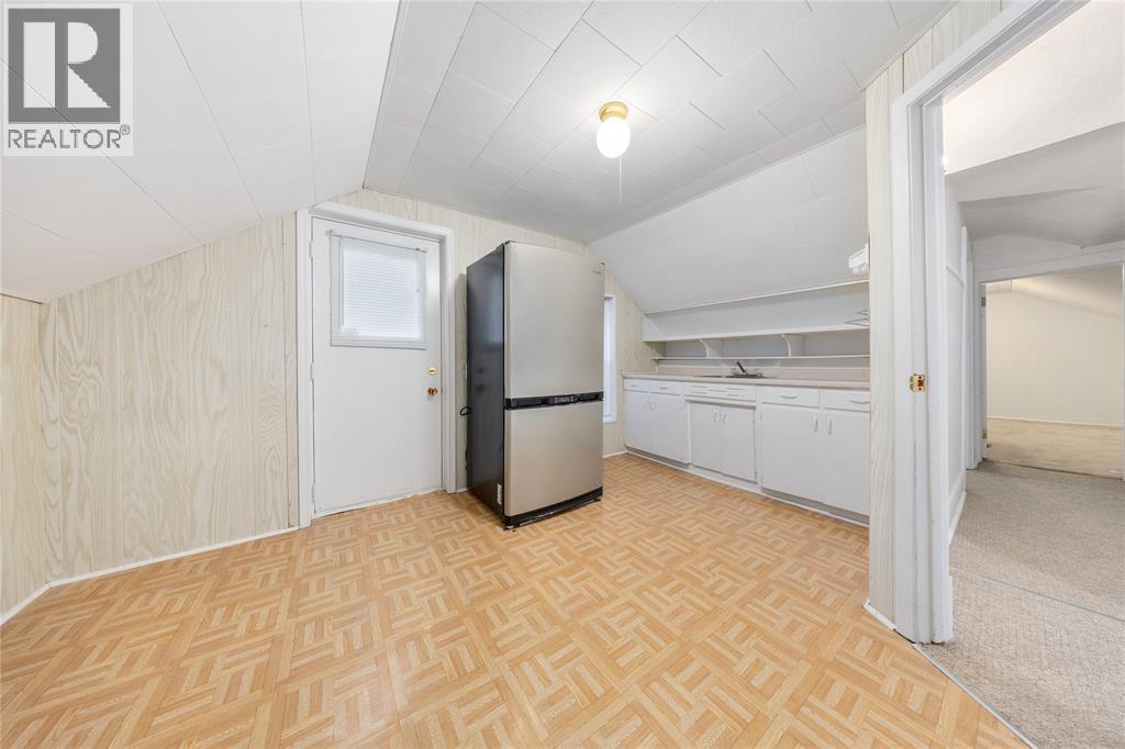 142 Napier Street, Sarnia, Ontario  N7T 6E6 - Photo 12 - 25019010