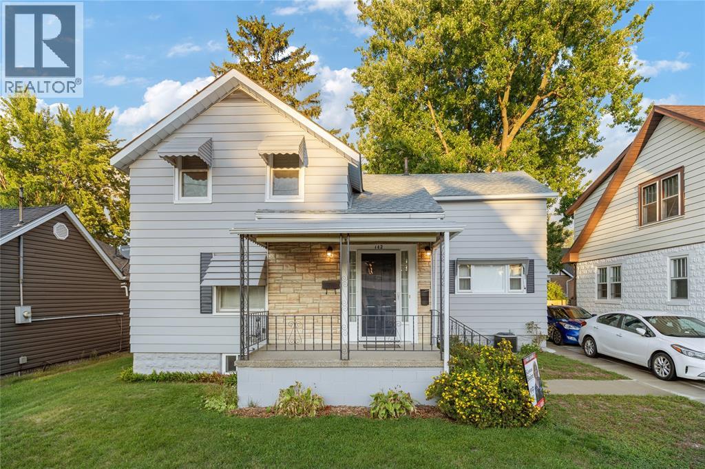 142 Napier Street, Sarnia, Ontario  N7T 6E6 - Photo 2 - 25019010