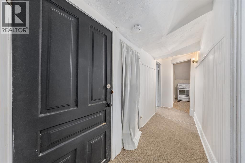 142 Napier Street, Sarnia, Ontario  N7T 6E6 - Photo 6 - 25019010