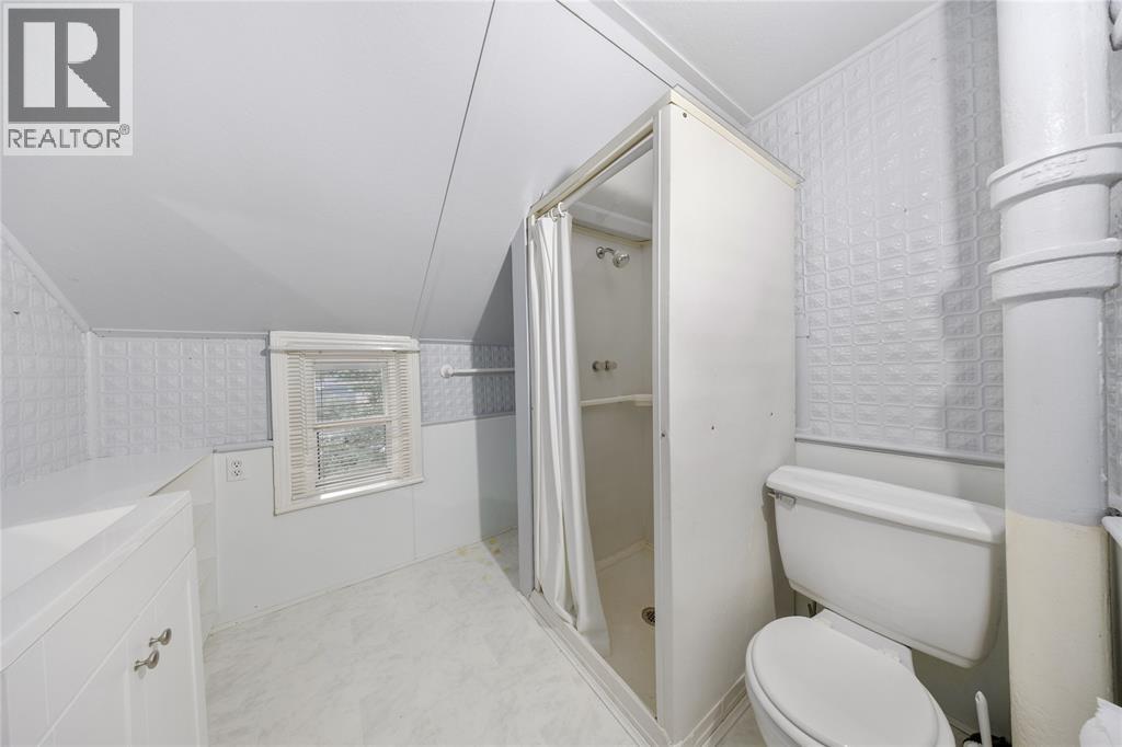 142 Napier Street, Sarnia, Ontario  N7T 6E6 - Photo 9 - 25019010