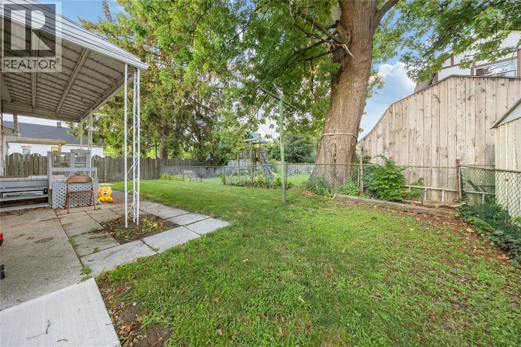 142 Napier Street, Sarnia, Ontario  N7T 6E6 - Photo 16 - 25019010