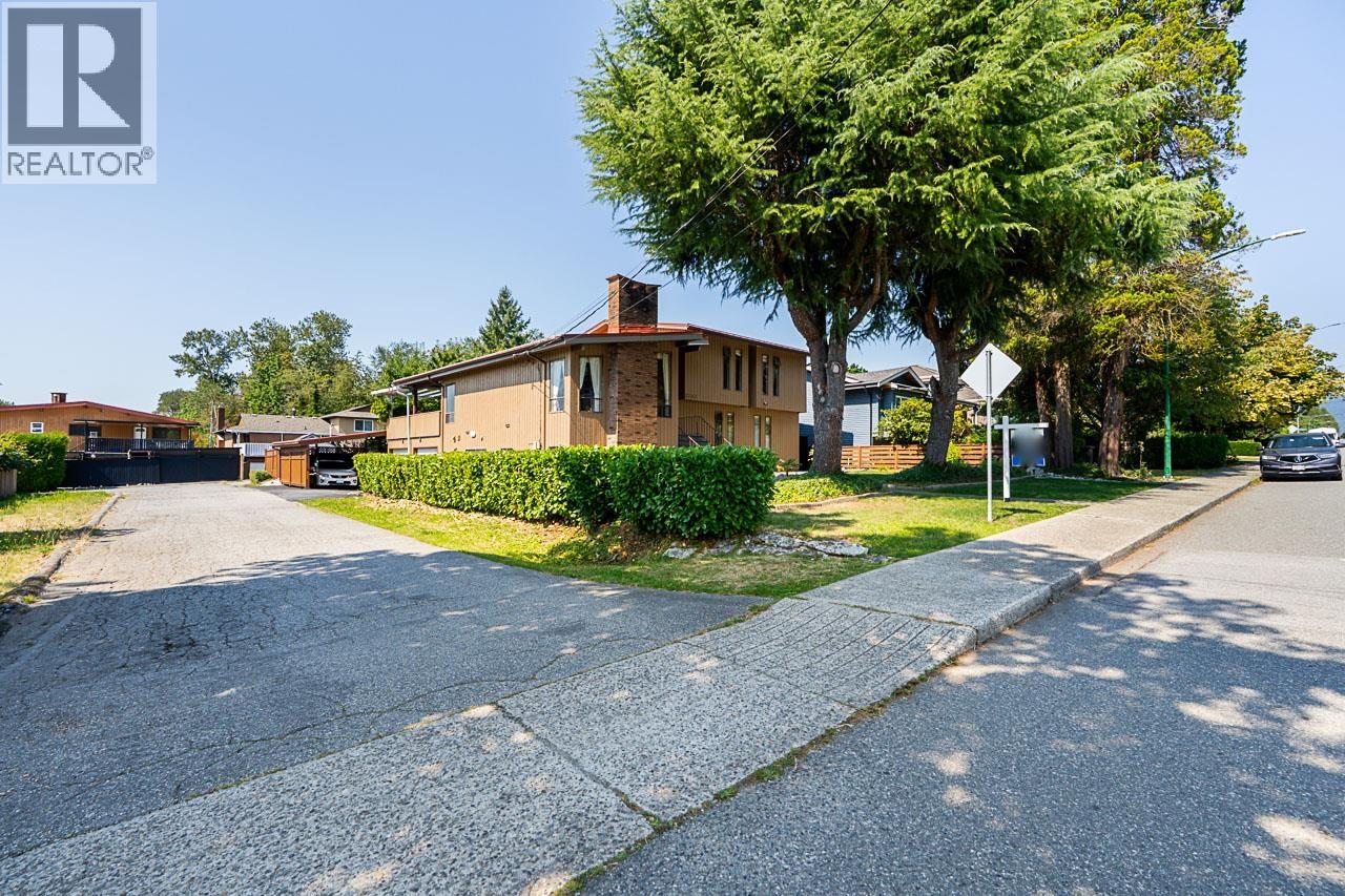 2283 Cliff Avenue, Burnaby, British Columbia  V5A 2L1 - Photo 2 - R3039566