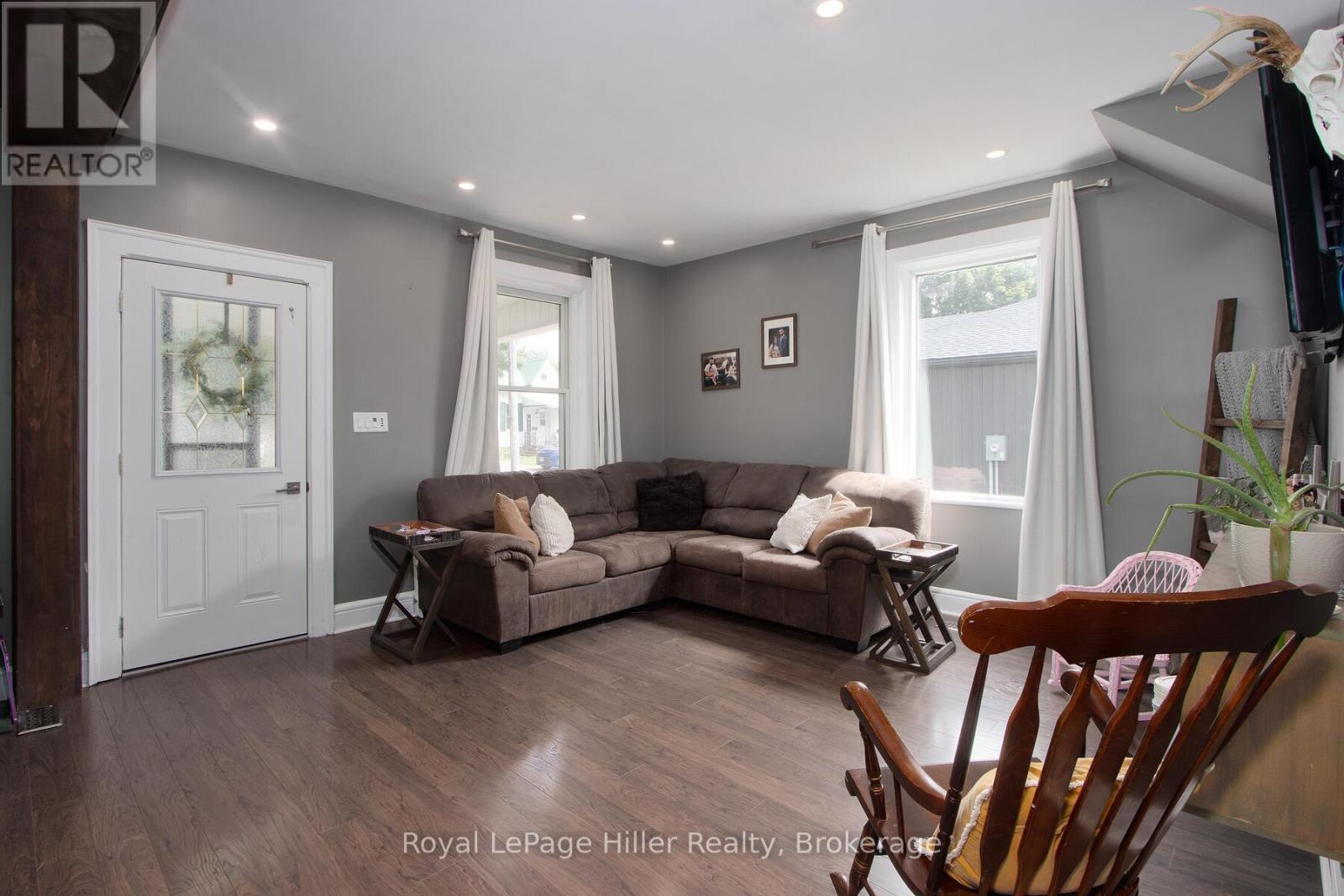 53 George Street E, Huron East, Ontario  N0K 1W0 - Photo 12 - X12367073