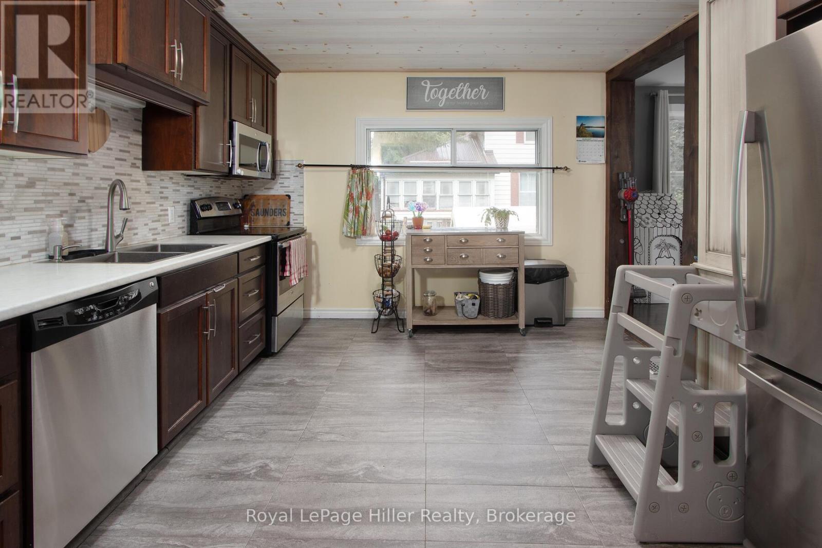 53 George Street E, Huron East, Ontario  N0K 1W0 - Photo 17 - X12367073