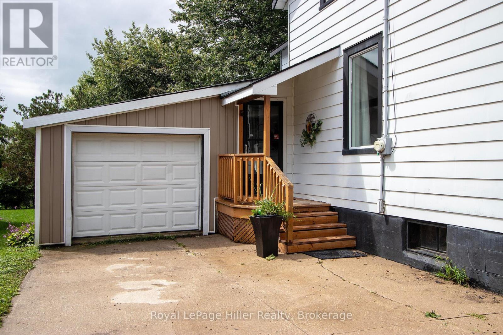 53 George Street E, Huron East, Ontario  N0K 1W0 - Photo 6 - X12367073