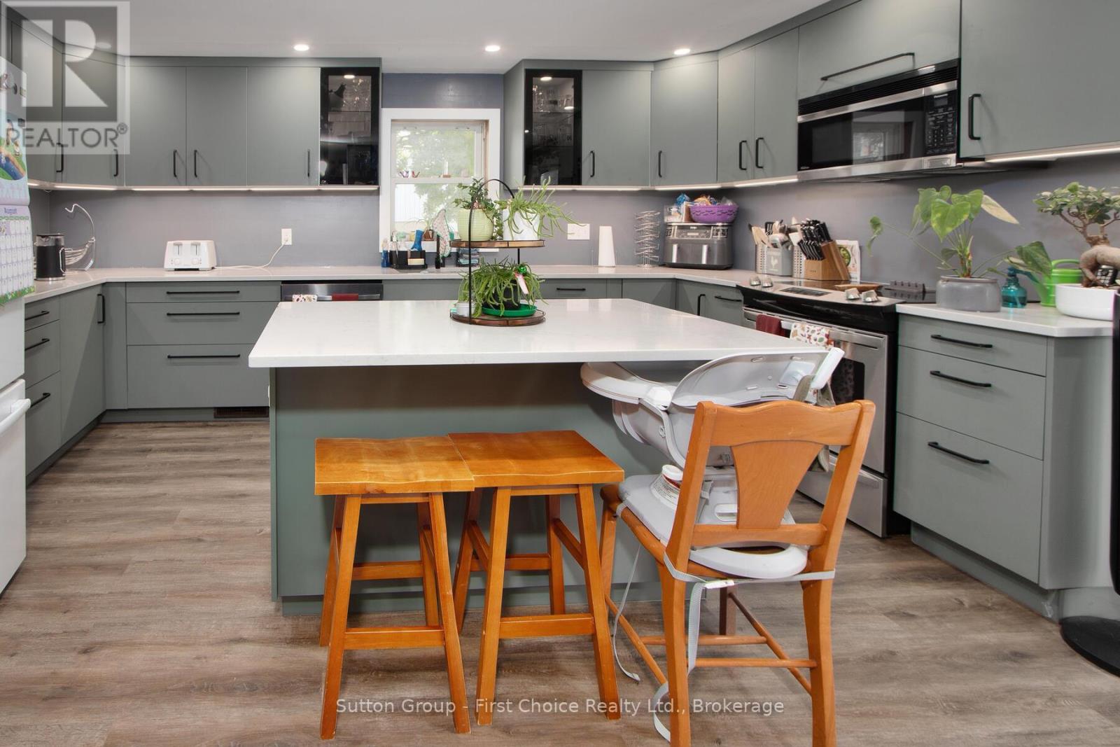 27 Arthur Street, West Perth, Ontario  N0K 1N0 - Photo 8 - X12367086