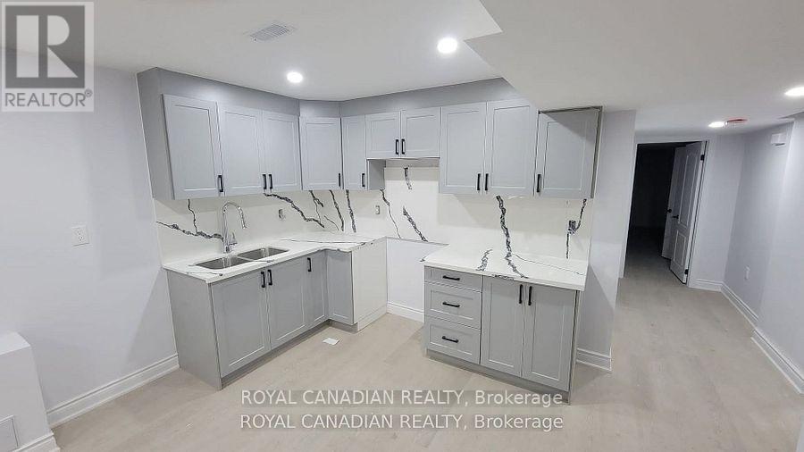 Bsmt - 15 Fordham Road, Brampton (Bram West), Ontario  L6Y 6K2 - Photo 9 - W12367053