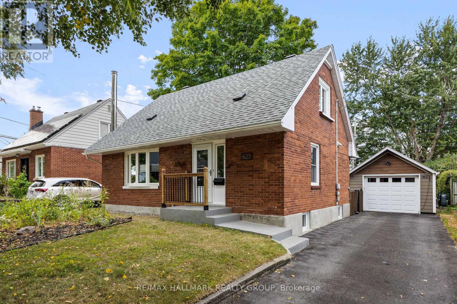 1622 Drake Avenue, Ottawa, Ontario  K1G 0L8 - Photo 3 - X12367119