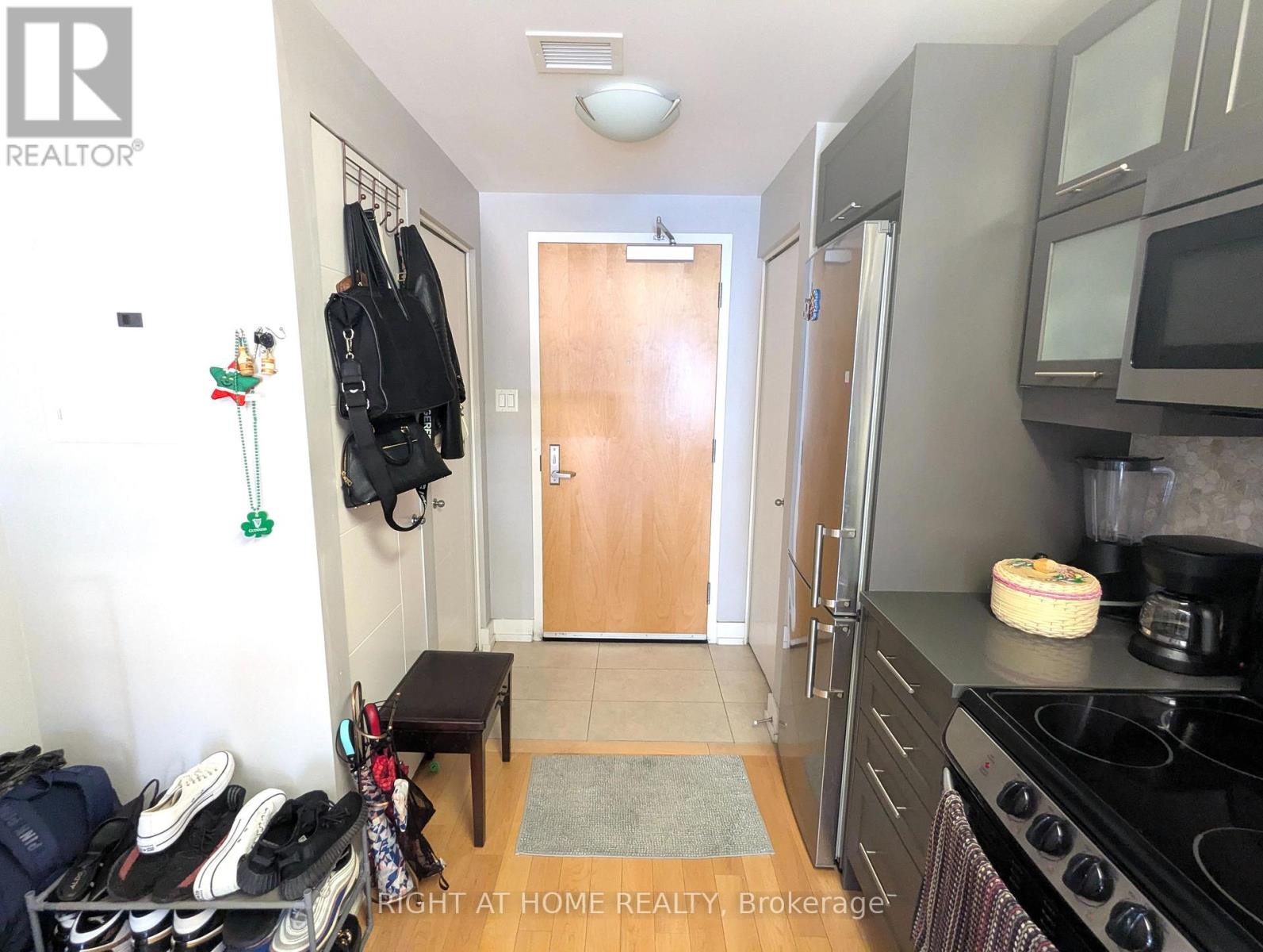 2404 - 40 Nepean Street, Ottawa, Ontario  K2P 0X5 - Photo 4 - X12367134