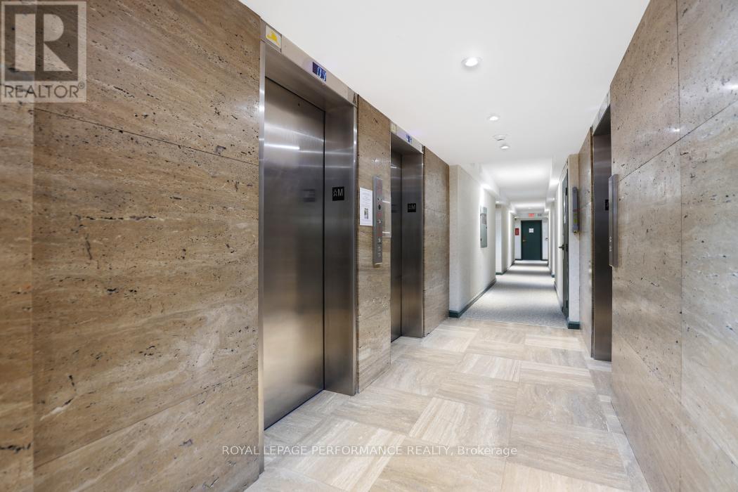 301 - 2625 Regina Street, Ottawa, Ontario  K2B 5W8 - Photo 4 - X12367136